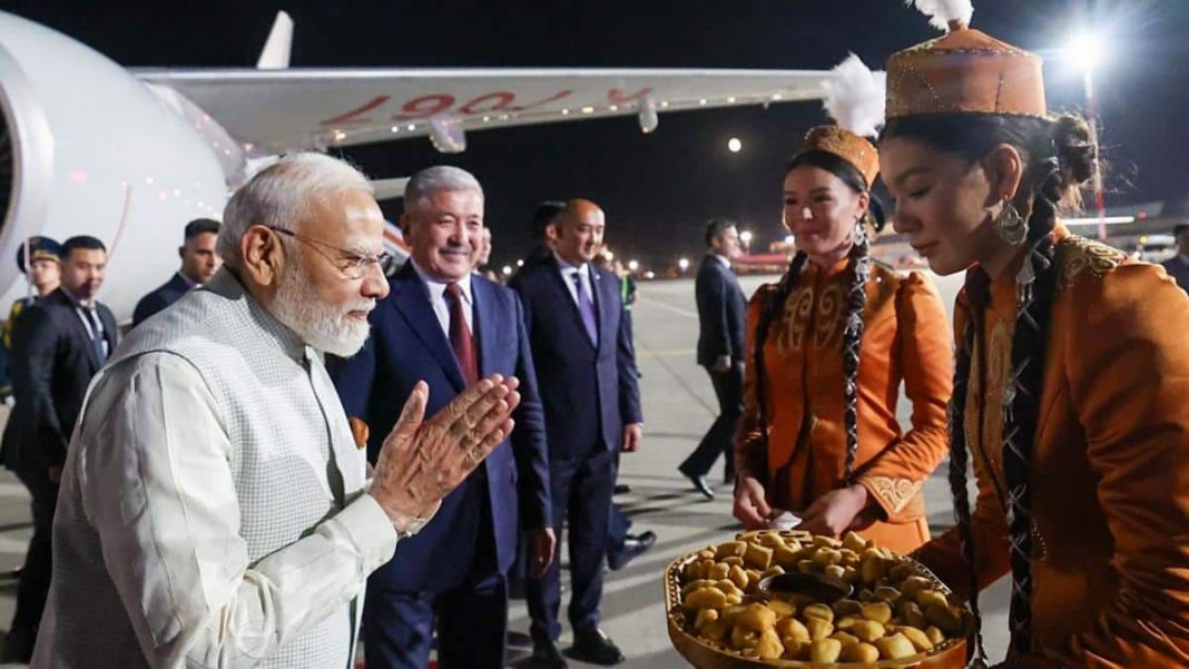 PM Modi arrives in Bishkek for SCO summit, Putin talks on the agenda Prime Minister Narendra Modi is welcomed at the airport in Bishkek, Kyrgyzstan, on 30 August 2026